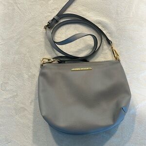 Like New! Authentic Steve Madden Crossbody purse ￼